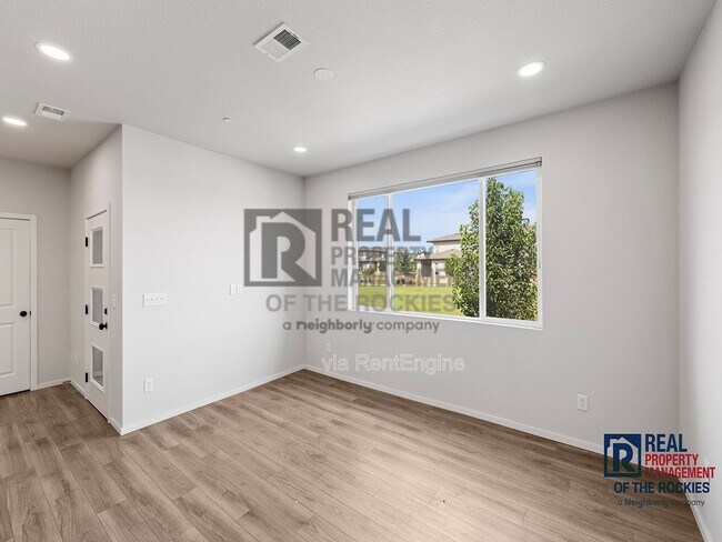 Foto del edificio - 4804 Denys Dr.