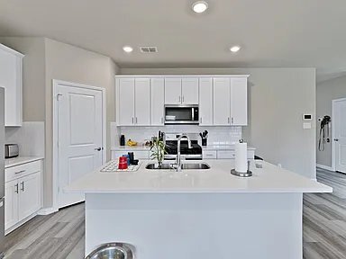 Building Photo - 960 Summer Dr