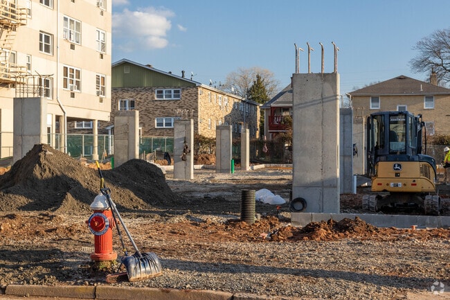 12/22/2021 Construction - 35 W Price St