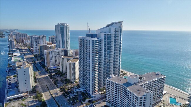 Foto del edificio - 3101 S Ocean Dr