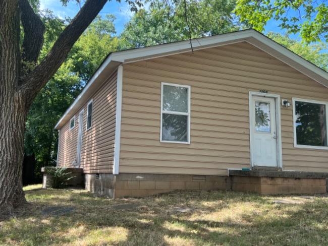 Building Photo - 1008 Garfield St