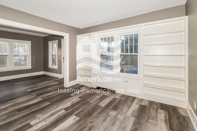 Foto del edificio - 1002 E Victoria St