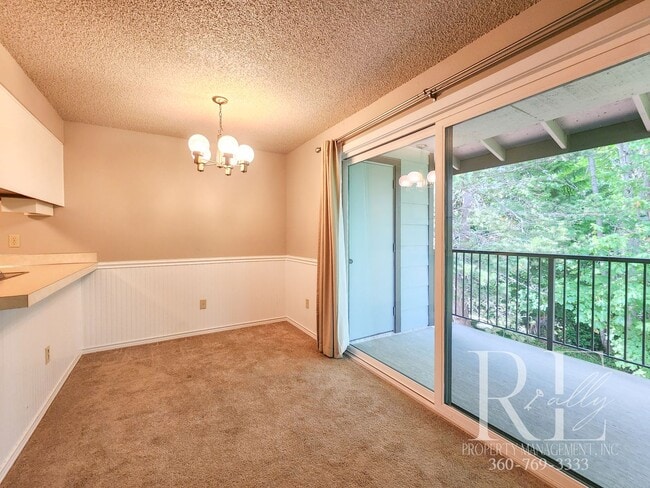 Building Photo - 50% OFF 1st Month's Rent! Upstairs Condo at The Narrows – Pool, Clubhouse & Woodland Views!