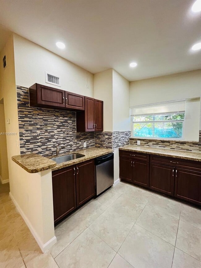 Foto del edificio - 501 Carolina Ave