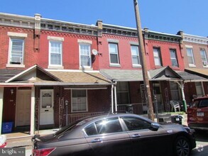Building Photo - 1325 S May St