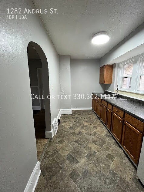 Building Photo - 1282 Andrus St