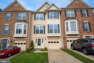 Building Photo - 2427 Epstein Ct