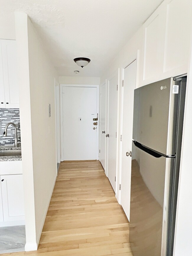 Photo - 1039 Commonwealth Ave Townhome