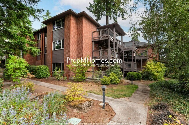 Foto del edificio - One Bedroom Condo w/ Lake Views - NEW PHOTOS!