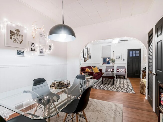 Foto del edificio - Updated 4 Bed 2 Bath Townhouse in Lancaster City!