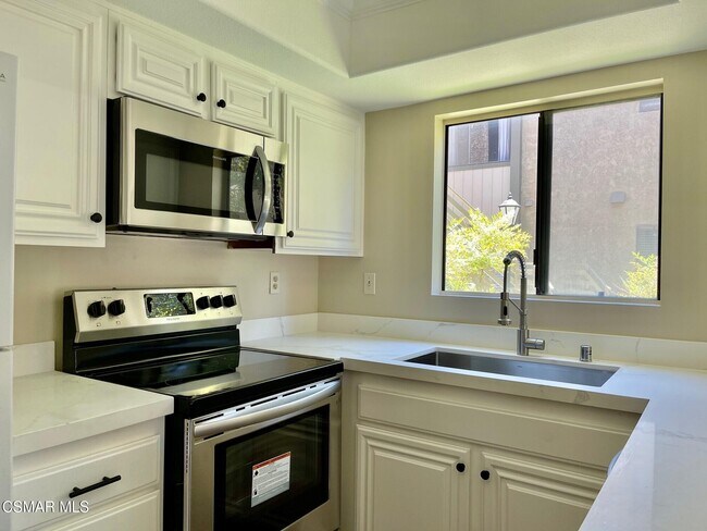 Foto del edificio - 786 Birchpark Cir
