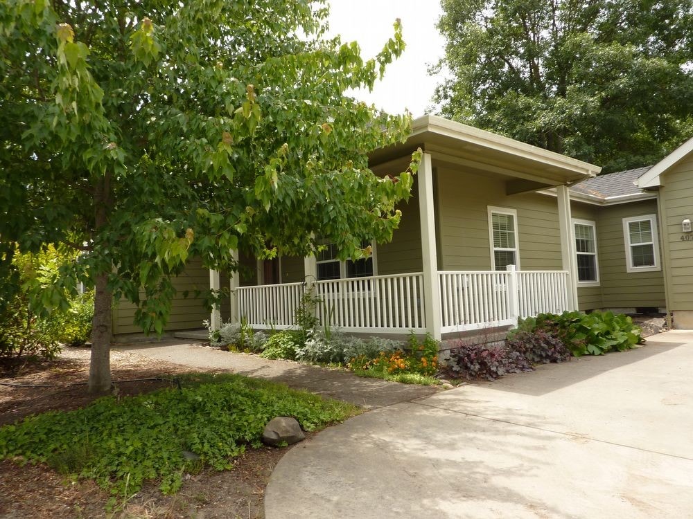Primary Photo - Central Point 3-bedroom Home