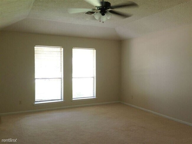 Building Photo - 3 br, 2 bath House - 3902 Windwood Cir