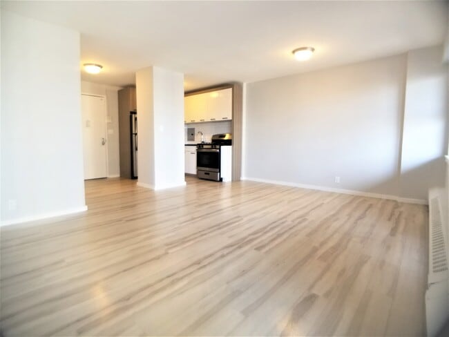 Building Photo - 260 Audubon Ave