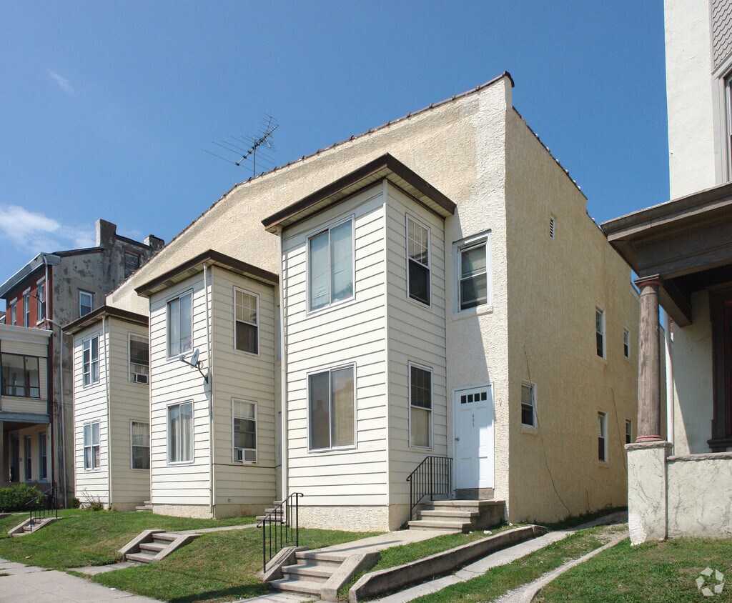 Building Photo - 605-609 W Main St