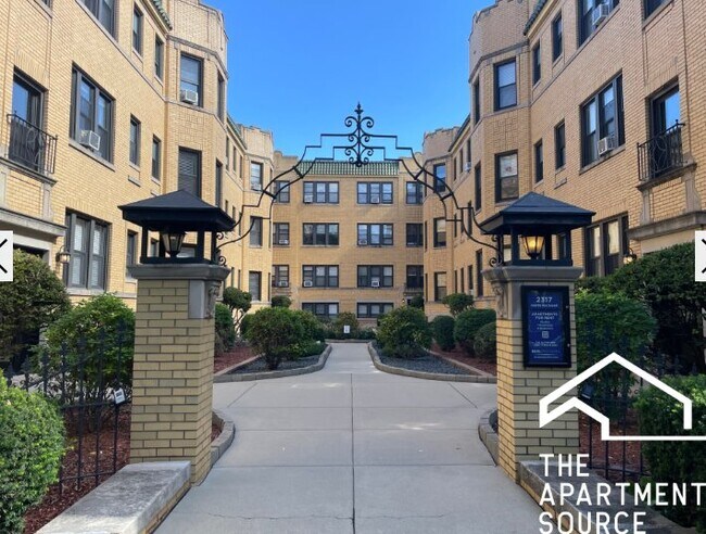 Foto del edificio - 2323 N Rockwell St