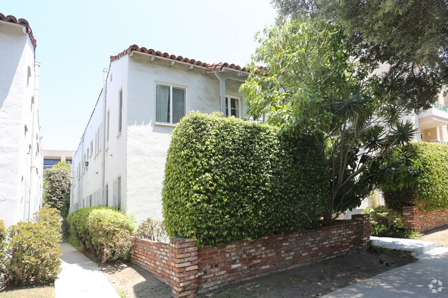 Building Photo - 232 N Clark Dr