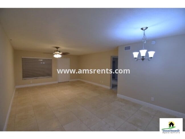 Building Photo - 550 Hattaway Dr