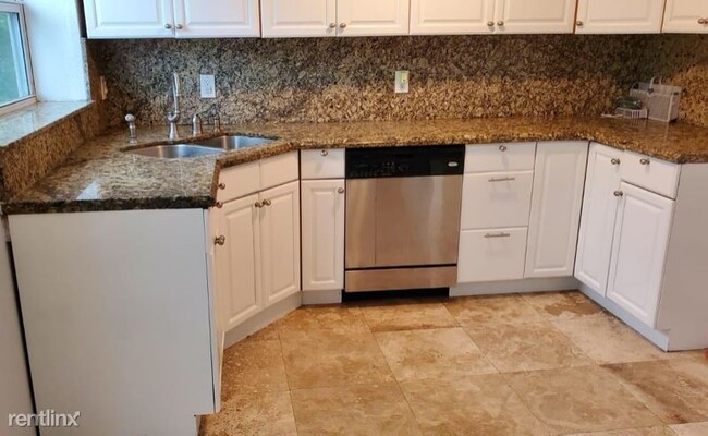 Building Photo - 4 br, 2 bath House - 9870 Nicaragua Ave