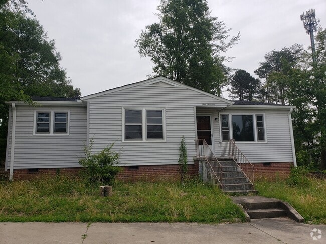 Building Photo - 4000 Edwards Rd