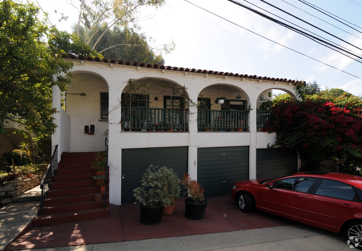 Primary Photo - 1724-1726 1/2 Redcliff St