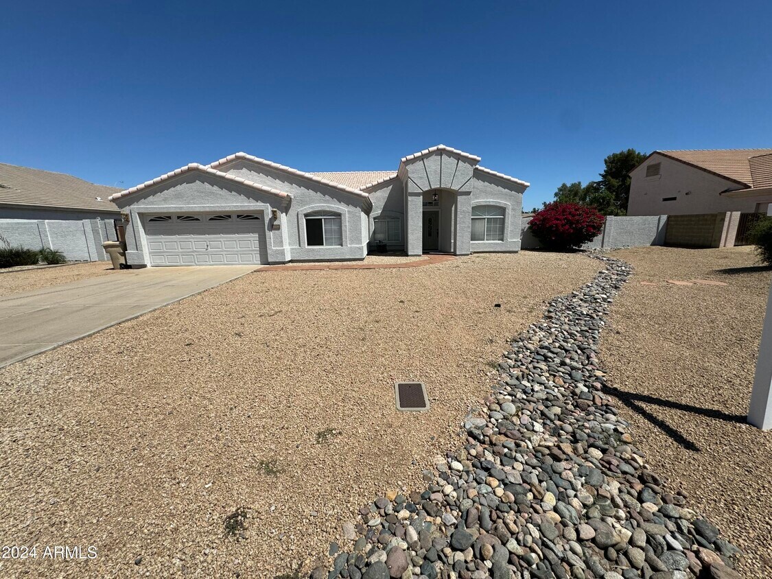 Primary Photo - 8230 W Denton Ln