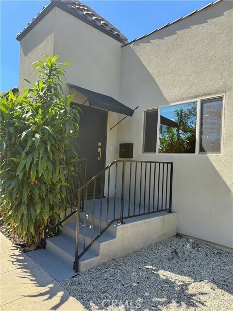 Foto del edificio - 2953 S Bronson Ave