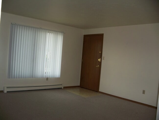 Building Photo - Velp Avenue Apartments