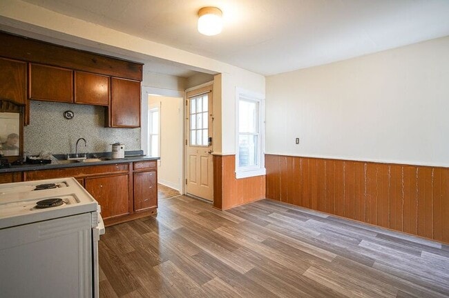 Photo - 34 Joy St Apartment