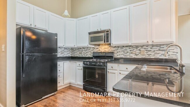 Foto del edificio - 2329 W Harrison St