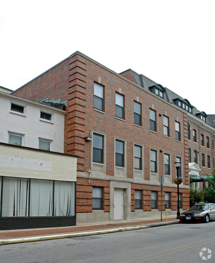 Building Photo - 1209 Light St