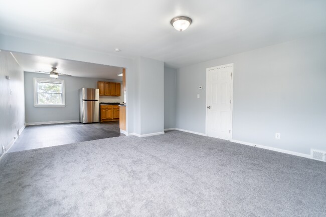 Foto del edificio - 4905 Biddulph Ave