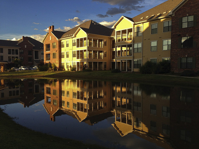 Foto del edificio - Windsor Creek Apartments