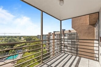 Building Photo - 1200 St Charles Pl