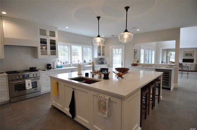 Foto del edificio - 79 N Captains Neck Ln