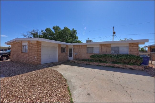 Building Photo - 5300 Anchorage Ave