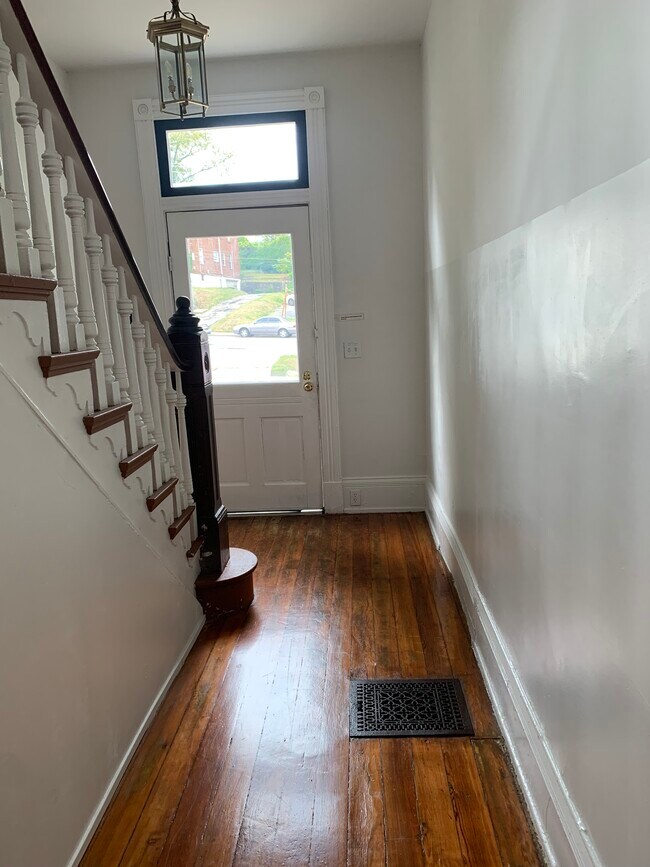 Foto del edificio - 3042 Gilbert Ave