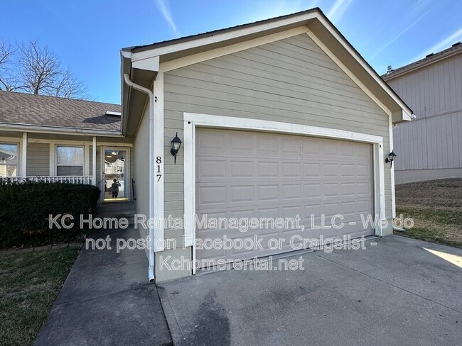 Building Photo - 817 NE Independence Ct