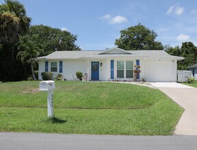 Building Photo - 3582 SW Vollmer St