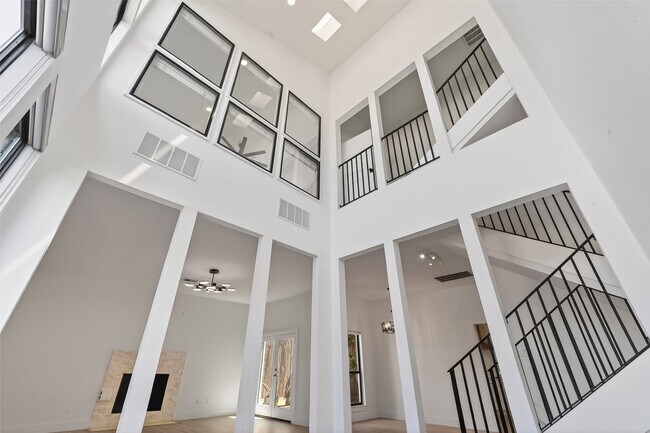 Building Photo - 1535 Potomac Dr