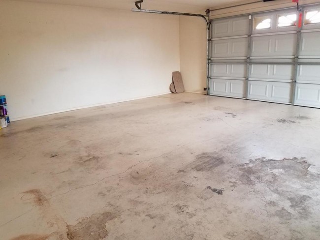 Building Photo - 2112 S Emerson Dr