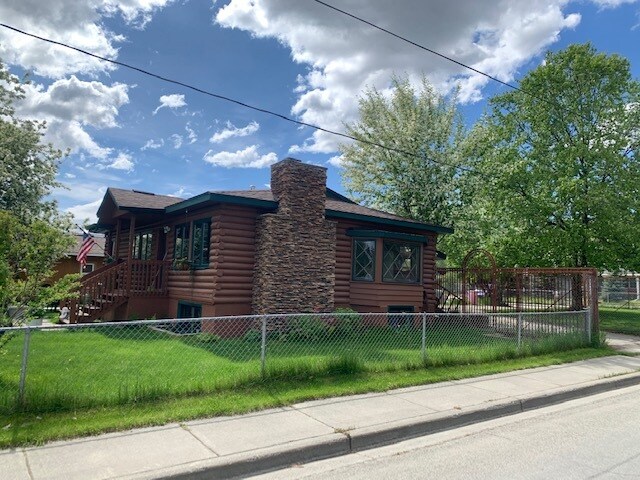 Primary Photo - 1506 Columbine St
