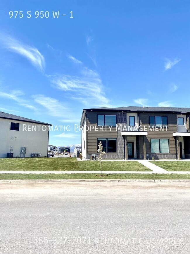 Building Photo - 975 S 950 W