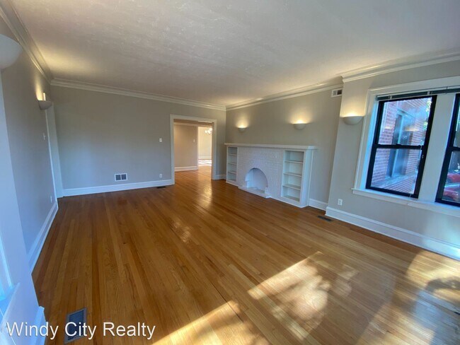 Building Photo - 2 br, 1 bath Apartment - 6917 N Rockwell St