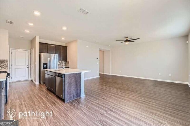 Foto del edificio - 4691 Electric Ave SW