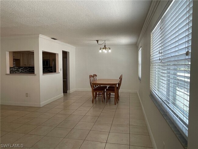 Foto del edificio - 6777 Winkler Rd
