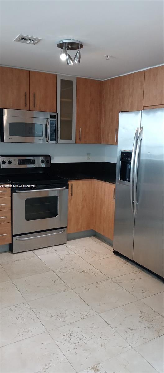 Foto del edificio - 7900 Harbor Island Dr