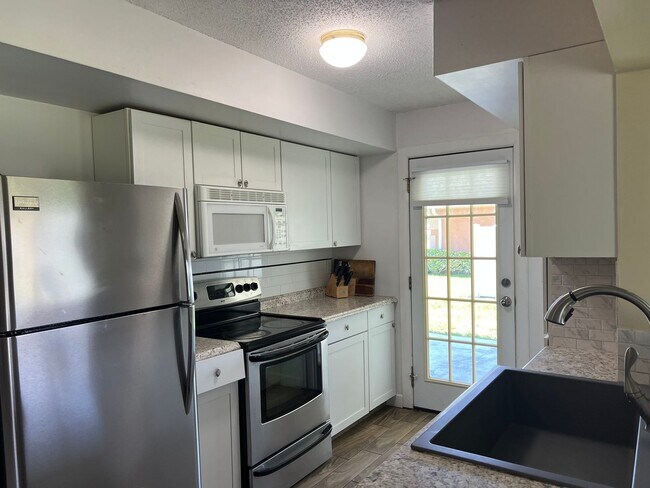 Foto del edificio - * Coming Soon * Furnished 2/2 in Port St Lucie