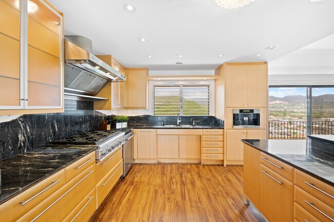 Building Photo - 941 Aliamanu Pl