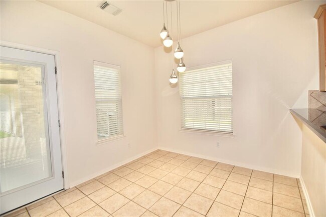 Building Photo - 5506 Flower Grove Ct